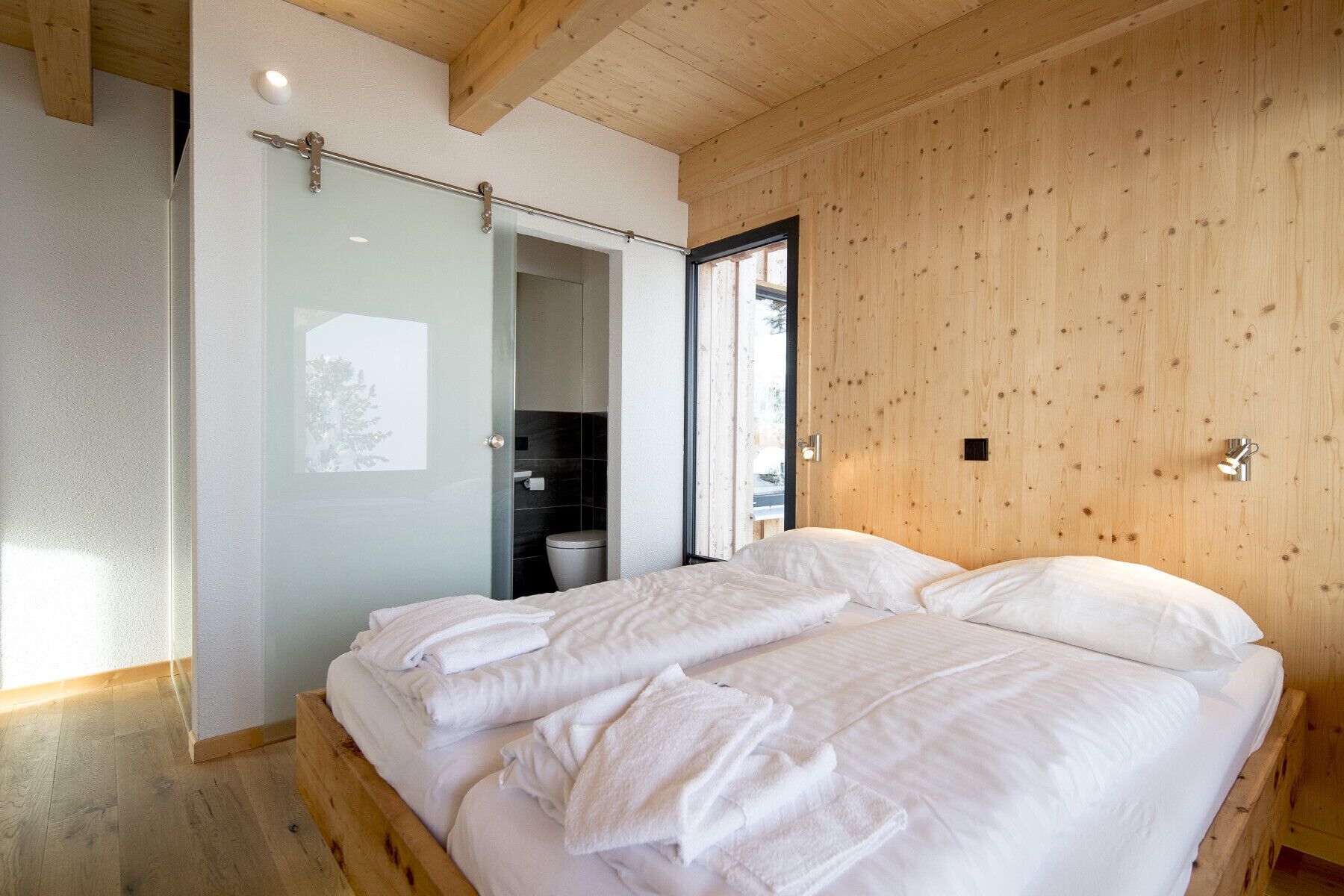 4 bedrooms, free WiFi, bed sheets