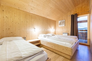 4 bedrooms, free WiFi, bed sheets