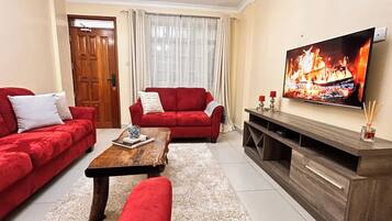 Deluxe Apartment, 1 Bedroom | Living room