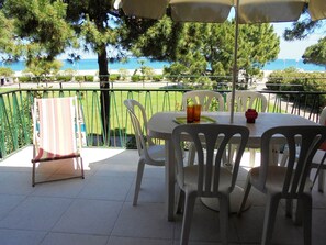 Outdoor dining - 3-room seaside apartment in Argelès-sur-Mer (Argelès-sur-Mer)