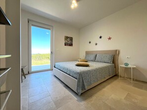 6 habitaciones, tabla de planchar con plancha, wifi y ropa de cama 