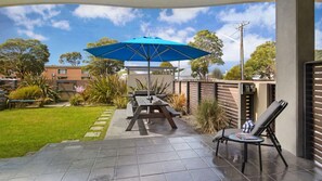 تناول الطعام بالخارج