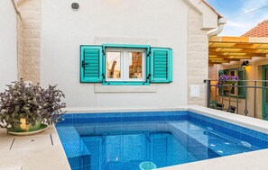Pool - 2 bedroom beautiful home in Nerezisca (Nerezisca)