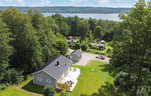 Stunning home in Tvärred with kitchen