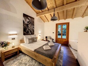 4 bedrooms, bed sheets