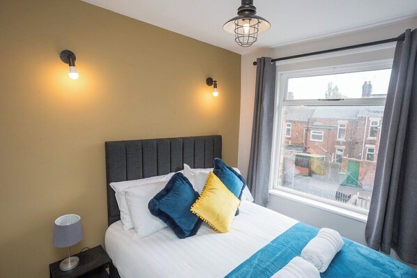 3 bedrooms, iron/ironing board, free WiFi, bed sheets