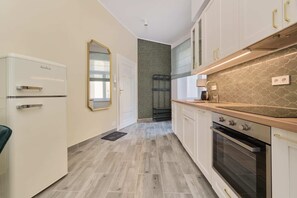 Refrigerador, horno, placa de cocina, lavavajillas