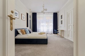 1 habitación, tabla de planchar con plancha, wifi y ropa de cama