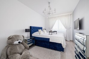 3 bedrooms, iron/ironing board, WiFi, bed sheets