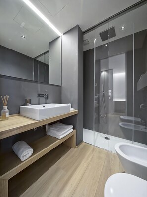 Superior Apartment, Multiple Beds, Non Smoking, Sea View | Bathroom | Shower, designer toiletries, hair dryer, bidet