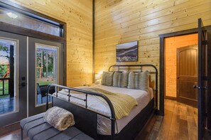 4 habitaciones, tabla de planchar con plancha, cuna de viaje y wifi
