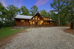 Exterior - New Listing · Tucker`d Out · Foosball, Hot Tub, & Prime Location! (Broken Bow)