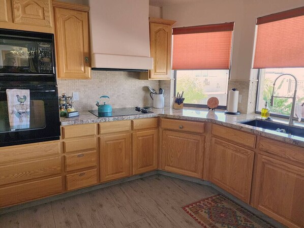 Fridge, microwave, stovetop, dishwasher