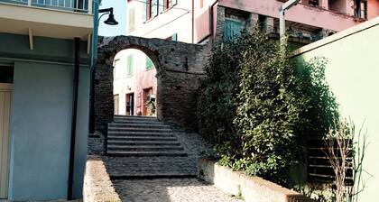 Cozy recently renovated apartment nestled in the historic center