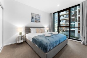 1 bedroom, iron/ironing board, WiFi, bed sheets - The Amazing City Escape - CBD Modern 1BR Apt (Adelaide)