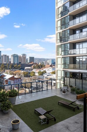 Property grounds - The Amazing City Escape - CBD Modern 1BR Apt (Adelaide)