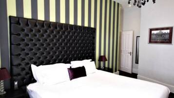 2 Schlafzimmer, Schreibtisch, Bügeleisen/Bügelbrett, Reisekinderbett