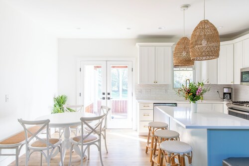 New Pool, Hot Tub, Short Walk To Beach