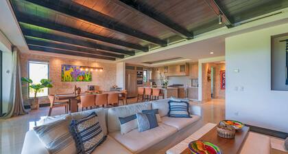 Amazing 3 Bedroom Condo