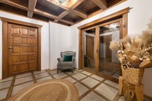 Superior House, 5 Bedrooms, Hot Tub, Poolside | 5 bedrooms, individually decorated, individually furnished, desk - Dom & House - Siedlisko Koleczkowo (Szemud)