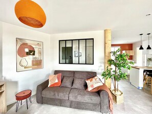 Living area - Caporizon - Gite Cosy Moderne à Coté du lac (Lanobre)