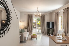 2 bedrooms - Anas Kiti Seaside Villa (Pervolia)