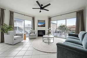 TV - Enjoy the beauty of this custom decorated and furnished condo, midtown and ocean block (OCEAN CITY)