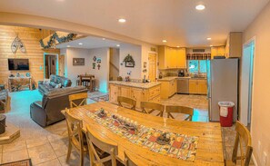 Interior - Bear Bottoms Cabin|Huge GAME ROOM! (Shaver Lake)