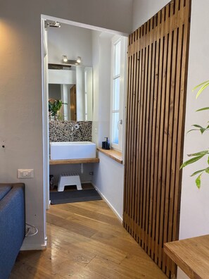 Dusche, Haartrockner, Bidet, Handtücher