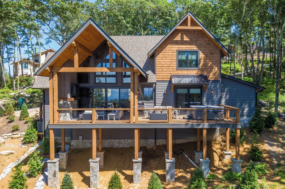 Birds Eye View at Eagles Nest - hot tub, fire pit