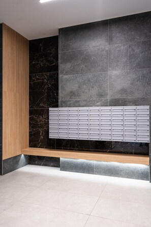 Property entrance - RentPlanet - Nowa Manufaktura (Wroclaw)