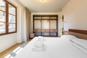 Design Apartment | Premium bedding, down duvets, individually furnished, iron/ironing board - Nido d'Arte by Mmega (Florence)