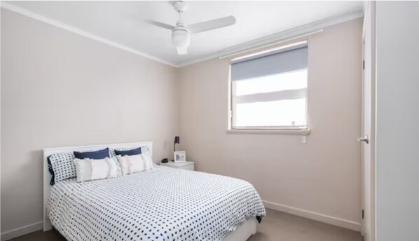 3 bedrooms, iron/ironing board, free WiFi