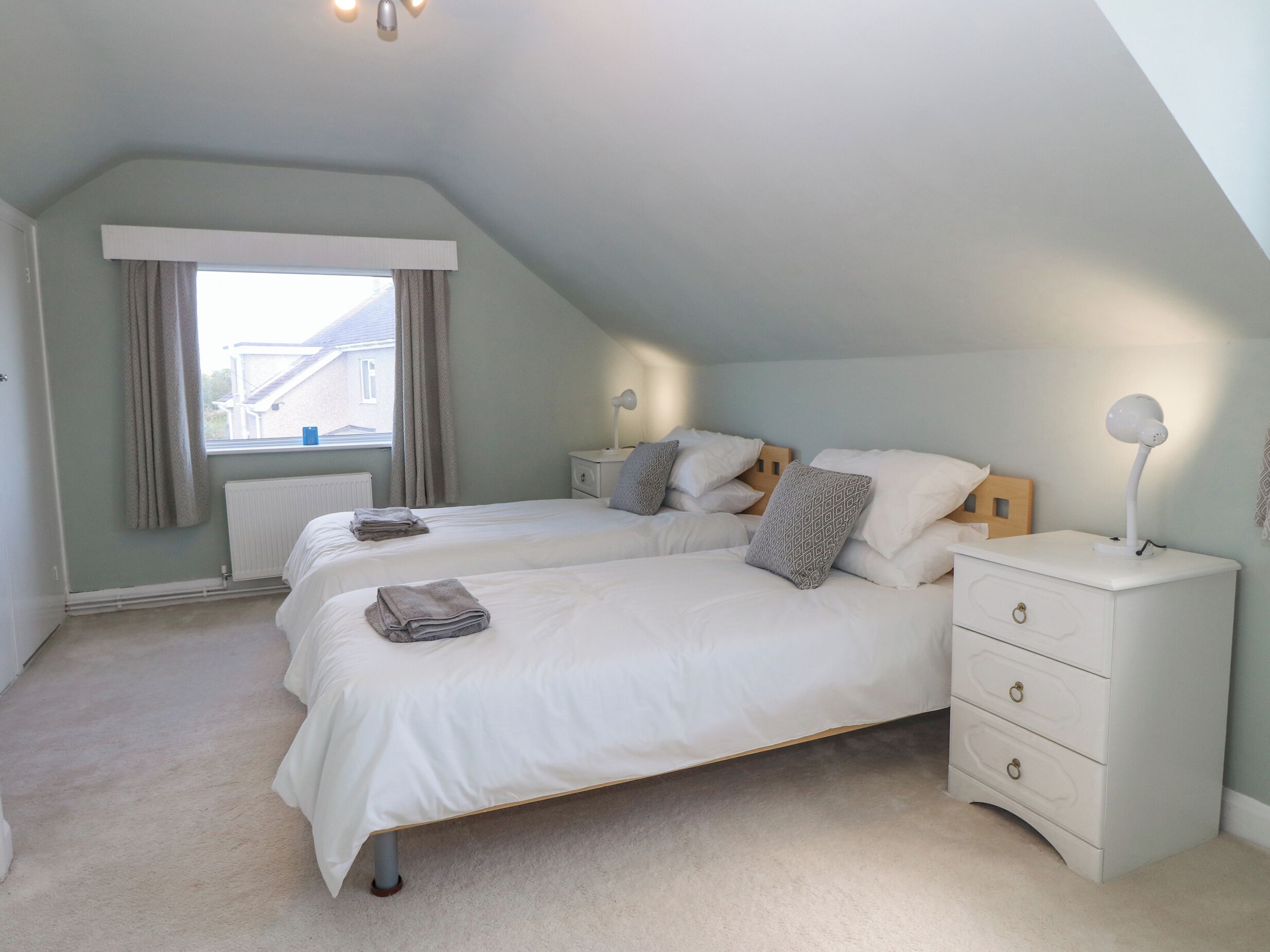 3 bedrooms, individually decorated, individually furnished, free WiFi