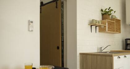 Apartment by the river in Seixal bay. 4pax. Bicycles are available.