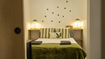 Iron/ironing board, free WiFi, bed sheets