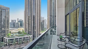 Appartement Premium, 1 très grand lit, vue ville | Vue depuis le balcon