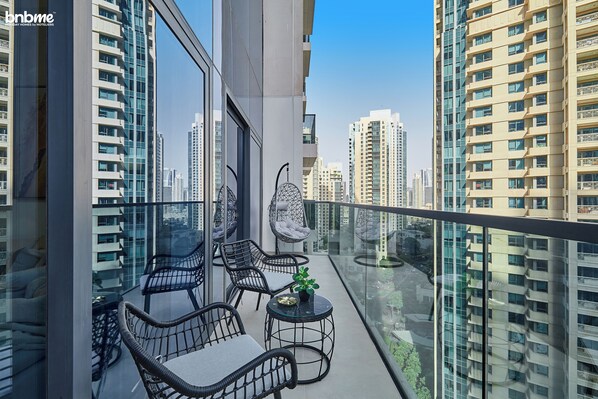 Appartement Prestige, 1 très grand lit, vue sur la ville | Balcon