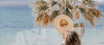 Ostrako Beachside Suites