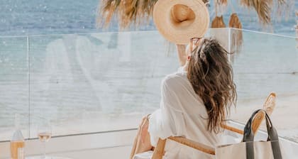 Ostrako Beachside Suites