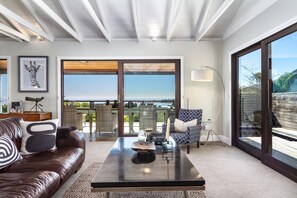 Apartment | 1 bedroom - Spacious Apartment With Pool in Camps Bay (Cape Town)