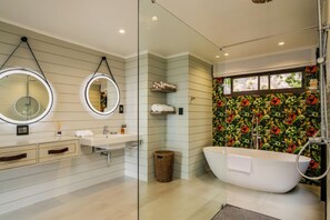 Apartment | 1 bedroom - Spacious Apartment With Pool in Camps Bay (Cape Town)