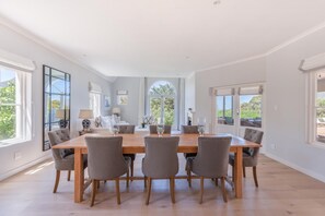 House | 5 bedrooms - Sublime Five bed Property in Glorious Setting (Cape Town)