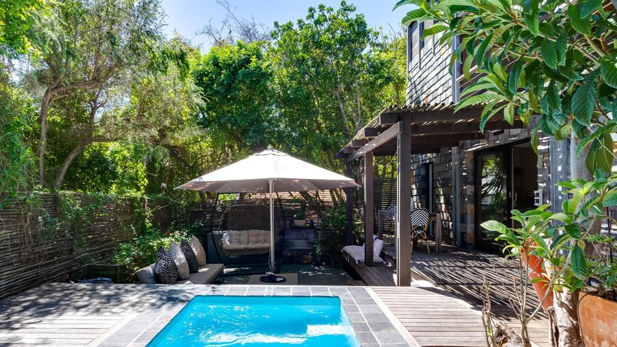 Lovely 1 Bedroom Apartment in Camps Bay