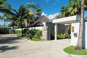 Exterior -  Anchan Villas Phuket - Private 4 Bedroom Signature Pool Villa by Escape Villas (Choeng Thale)