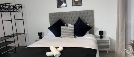 Hus, flere senger | 5 soverom, strykejern/-brett, wi-fi (inkludert) og sengetøy