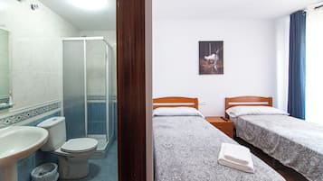 Standard Twin Room | Hypo-allergenic bedding, free WiFi
