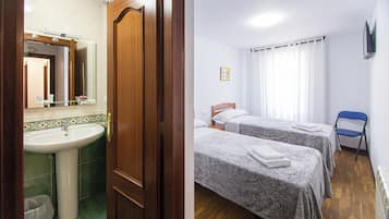 Standard Twin Room | Hypo-allergenic bedding, free WiFi