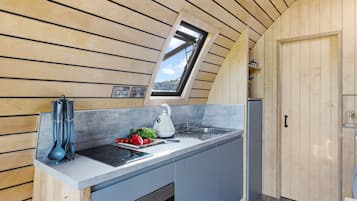 冰箱、微波炉、烤箱、炉灶