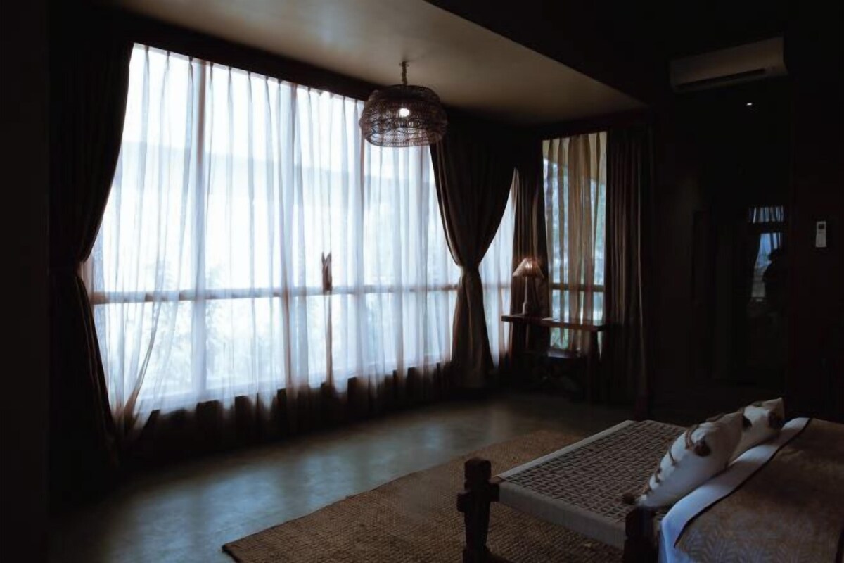 Premium bedding, memory foam beds, minibar, in-room safe
